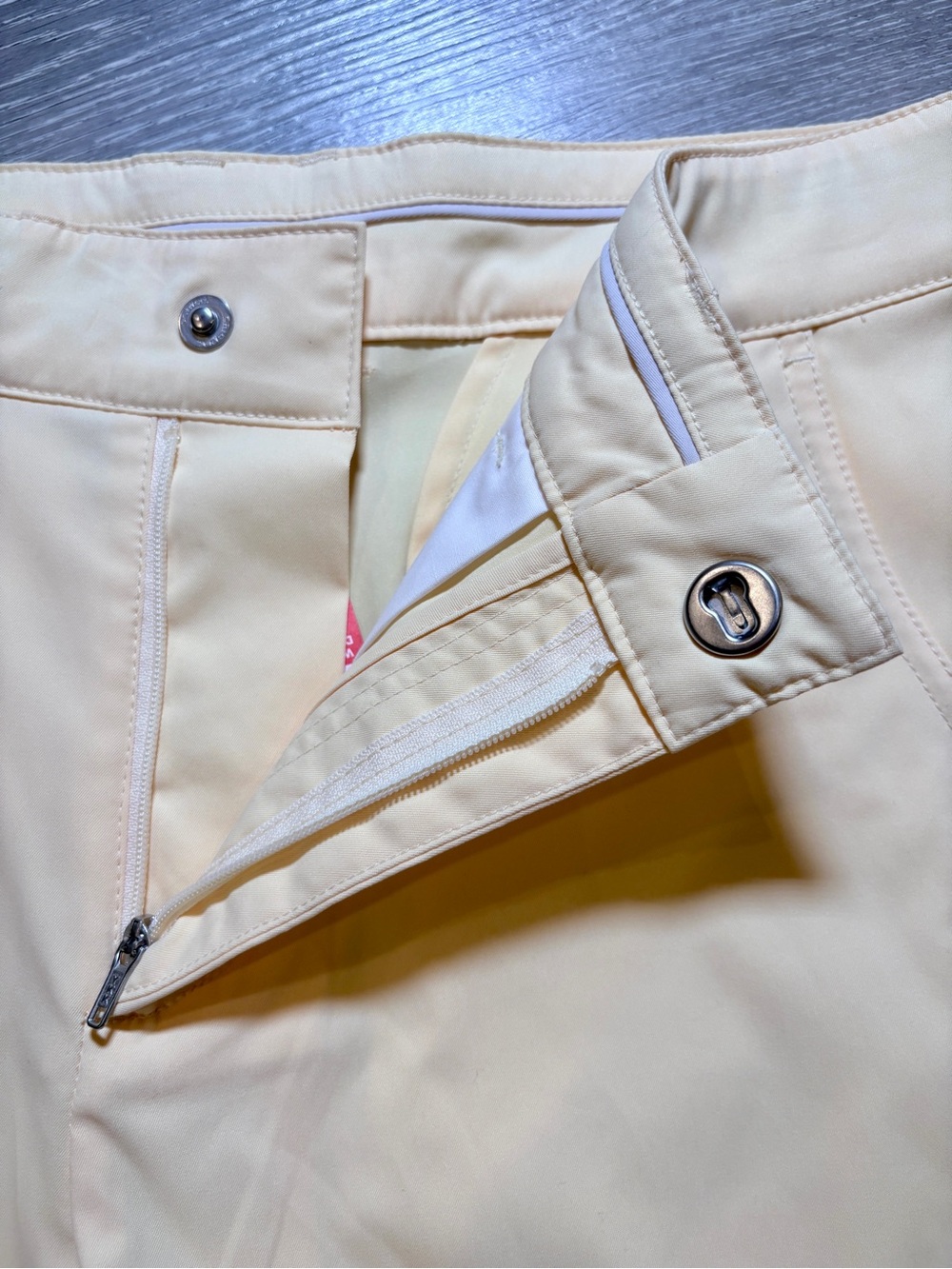 Bogner Koralie Light Yellow Functional Golf Shorts Size 6 - Picture 5 of 8